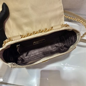 Prada Подержанная сумка через плечо Модель： 1BD622 Эта б/у сумка