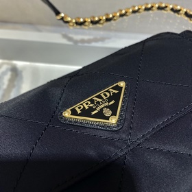 Prada Подержанная сумка через плечо Модель： 1BD622 Эта б/у сумка
