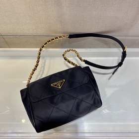 Prada Подержанная сумка через плечо Модель： 1BD622 Эта б/у сумка