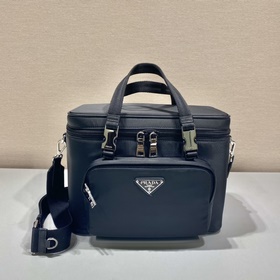 Prada Косметичка Артикул： 2UP012 Сумка через плечо Эта сумка из