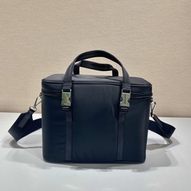 Prada Косметичка Артикул： 2UP012 Сумка через плечо Эта сумка из 