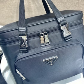 Prada Косметичка Артикул： 2UP012 Сумка через плечо Эта сумка из 