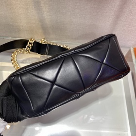 Prada Улучшенная версия «три в одном» Модель： 1BC157 Овечья кожа