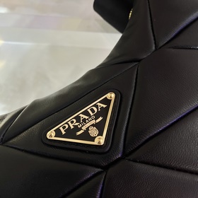 Prada Улучшенная версия «три в одном» Модель： 1BC157 Овечья кожа