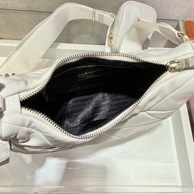 Prada Улучшенная версия «три в одном» Модель： 1BC157 Овечья кожа