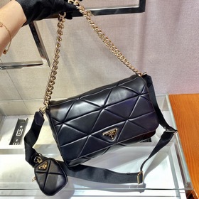 Prada Новая модель «три в одном» Артикул： 1BD291 Большая сумка и