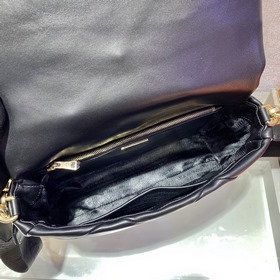 Prada Новая модель «три в одном» Артикул： 1BD291 Большая сумка и