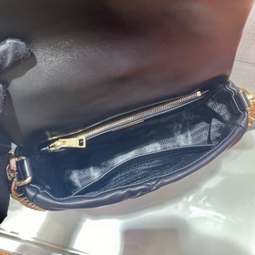 Prada Новая модель «три в одном» Артикул： 1BD292 Овечья кожа Эта