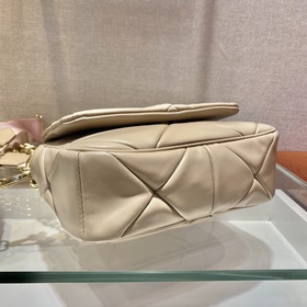 Prada Новая модель «три в одном» Артикул： 1BD292 Овечья кожа Нов