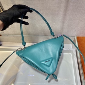 Prada Новая женская сумка Модель： 1BA315 Эта уникальная сумка из