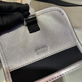 Prada Новый чехол для мобильного телефона Артикул： 2ZH109 Новый