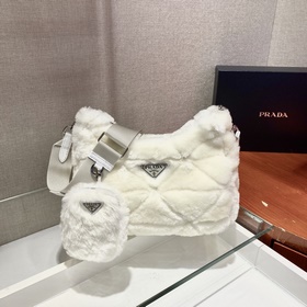 Prada Пушистая сумка «три в одном» Артикул： 1BC151 Эта пушистая