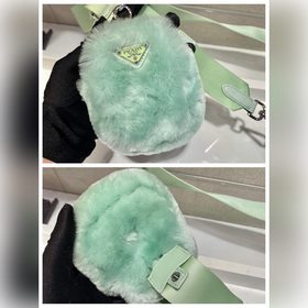 Prada Пушистая сумка «три в одном» Артикул： 1BC151 Эта пушистая 