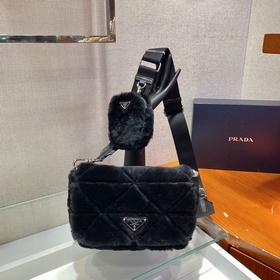 Prada Пушистый три в одном Артикул： 1BC292 Этот пушистый три в о