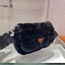 Prada Пушистый три в одном Артикул： 1BC292 Этот пушистый три в о