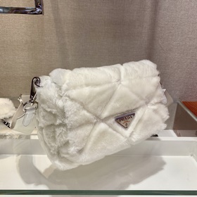 Prada Пушистый три в одном Артикул： 1BC292 Этот пушистый три в о