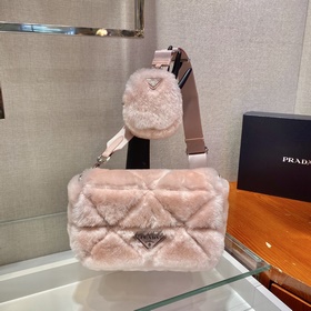 Prada Пушистый три в одном Артикул： 1BC292 Этот пушистый три в о