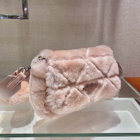 Prada Пушистый три в одном Артикул： 1BC292 Этот пушистый три в о