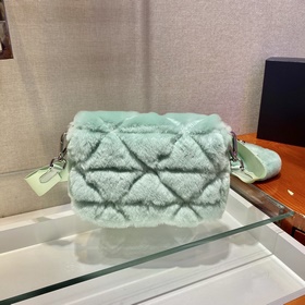 Prada Пушистый три в одном Артикул： 1BC292 Этот пушистый три в о