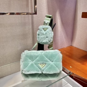 Prada Пушистый три в одном Артикул： 1BC292 Этот пушистый три в о