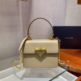 Prada Новая осенне-зимняя модель сумки через плечо, артикул： 1BD0