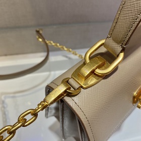 Prada Новая осенне-зимняя модель сумки через плечо, артикул： 1BD0