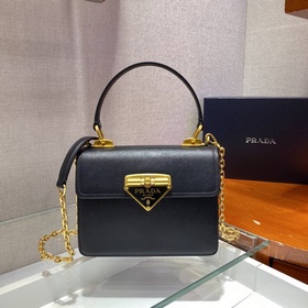 Сумка Prada через плечо Новая осенне-зимняя коллекция Артикул： 1
