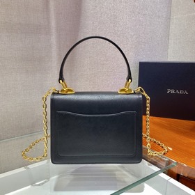 Сумка Prada через плечо Новая осенне-зимняя коллекция Артикул： 1