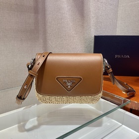 Сумка PRADA из соломы Изготовлена из высококачественного и модног