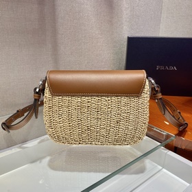 Сумка PRADA из соломы Изготовлена из высококачественного и модног
