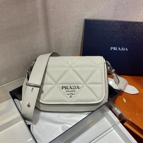 PRADA Новая женская сумка Модель： 1BD283 Сумка с откидной крышко