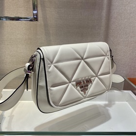 PRADA Новая женская сумка Модель： 1BD283 Сумка с откидной крышко