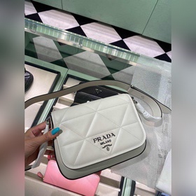 PRADA Новая женская сумка Модель： 1BD283 Сумка с откидной крышко