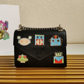 Prada Модель： 1BD127 Сумка через плечо из кожи Saffiano и телячье