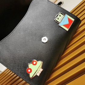 Prada Модель： 1BD127 Сумка через плечо из кожи Saffiano и телячье