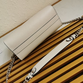 Prada Модель： 1BD127 Сумка через плечо с фигуркой из кожи Saffian