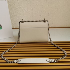 Prada Модель： 1BD127 Сумка через плечо с фигуркой из кожи Saffian