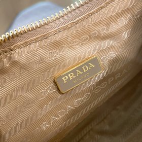 Prada Самая популярная сумка Hobo 3 в 1 (полностью из кожи) Сумка