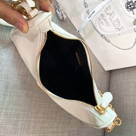 Prada Самая популярная сумка Hobo 3 в 1 (полностью из кожи) Сумка