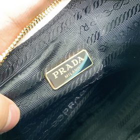 Prada Самая популярная сумка Hobo 3 в 1 (полностью из кожи) Сумка