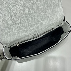 Prada Новая сумка через плечо с двумя ремнями Модель： 1BD314 Дво