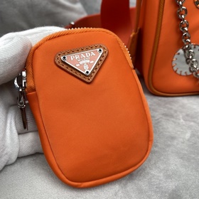 Prada Трехфункциональная сумка с вышивкой и блестками Новая моде