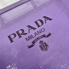 Prada Сумка с пайетками Артикул： 1BG416 Пайетки Эта сумка-тоут у