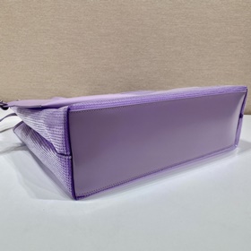 Prada Сумка с пайетками Артикул： 1BG416 Пайетки Эта сумка-тоут у
