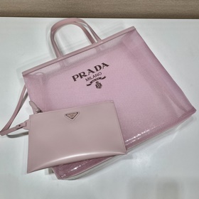 Prada Сумка с пайетками Артикул： 1BG416 Пайетки Эта сумка-тоут у