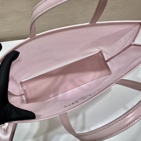 Prada Сумка с пайетками Артикул： 1BG416 Пайетки Эта сумка-тоут у