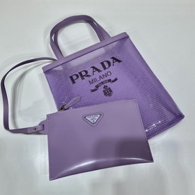 Prada Сумка с пайетками Артикул： 1BG417 Пайетки Эта сумка-тоут у