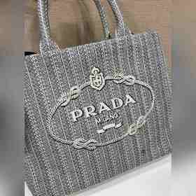 PRADA Вышитая сумка-тоут Артикул： 1BA342 Вышивка Эта сумка-тоут 