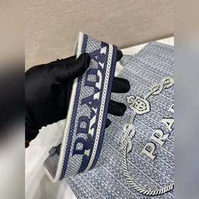 PRADA Вышитая сумка-тоут Модель： 1BA342 Вышивка Эта сумка-тоут и
