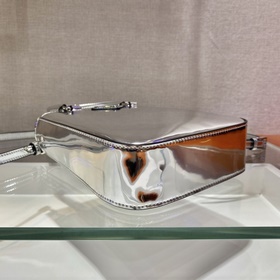 Prada Маленькая сумка с ручкой Модель： 1BA331 Эта лаконичная сум